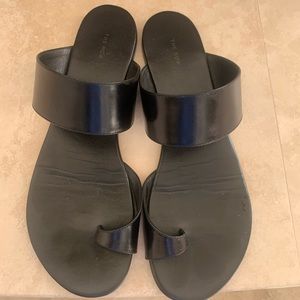THE ROW Black Leather Toe Ring Sandal size 9.5